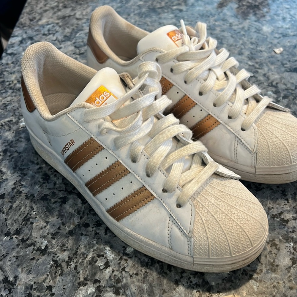 Adidas superstar 8 1/2 women’s